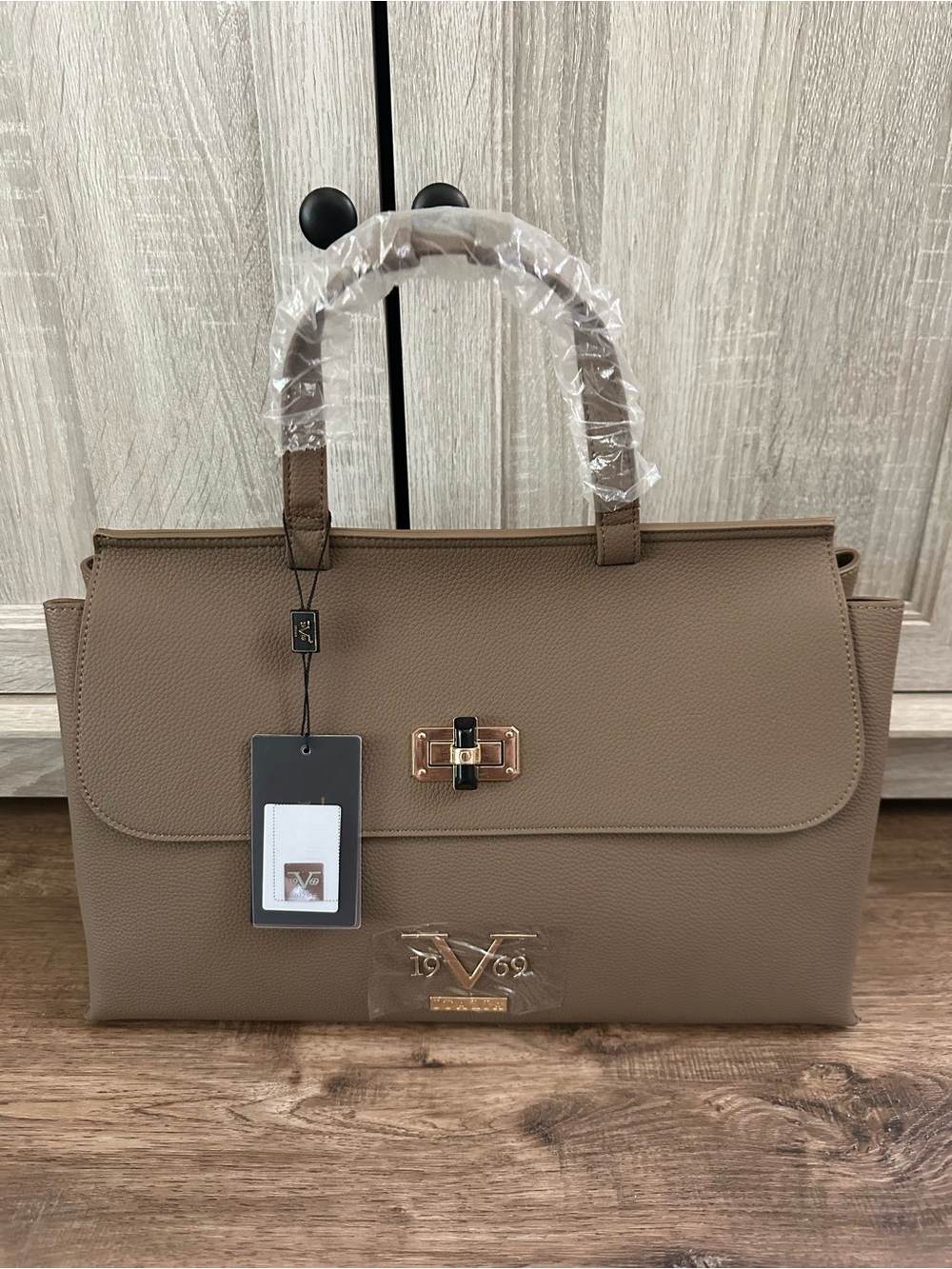 NWT!! 19V69 Italia by Versace Litchi Pattern Tote Bag, Detachable Strap, Luxury